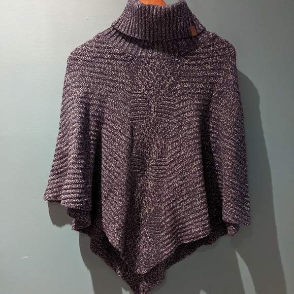 Roots poncho - Picture 1 of 2